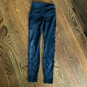 Lululemon floral print black leggings 2